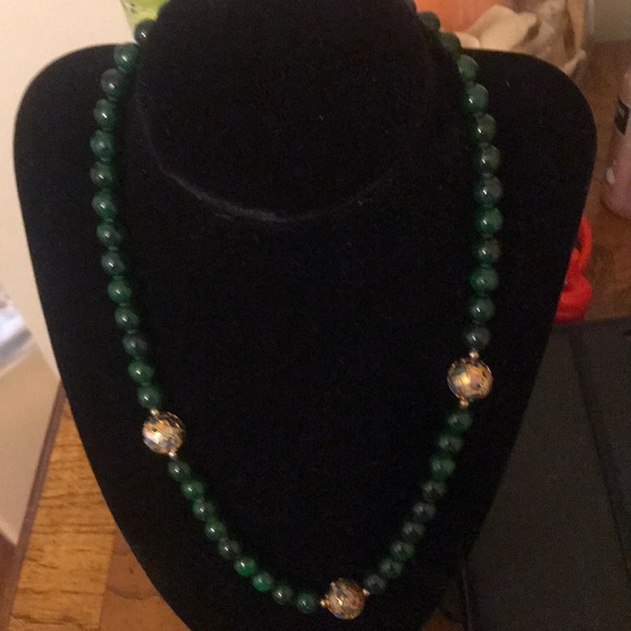 Vintage Jewelry - Vintage green gold inlay of colored bead Vintage Jewelry - Vintage green gold inlay of colored bead